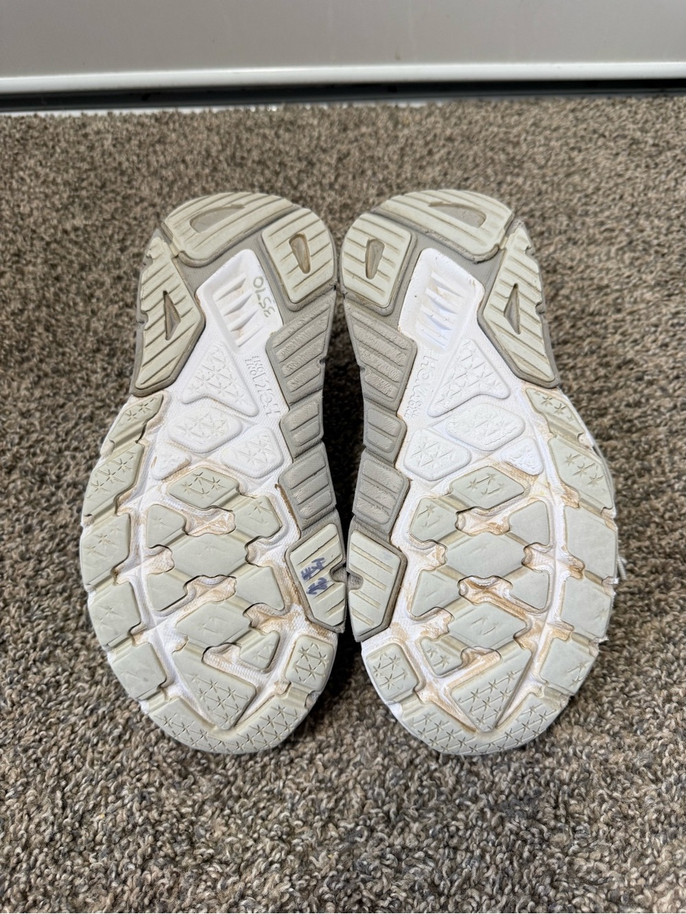 Hoka arahi 5 Neutral Running Sneakers in Light Beige and White - Picture 6 of 7